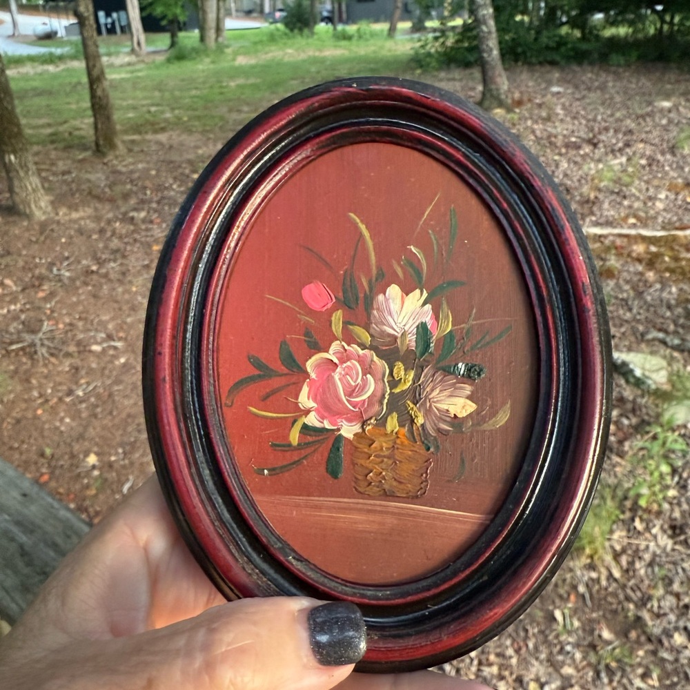 Vintage Floral Oval Wall Art - Picture 2 of 3